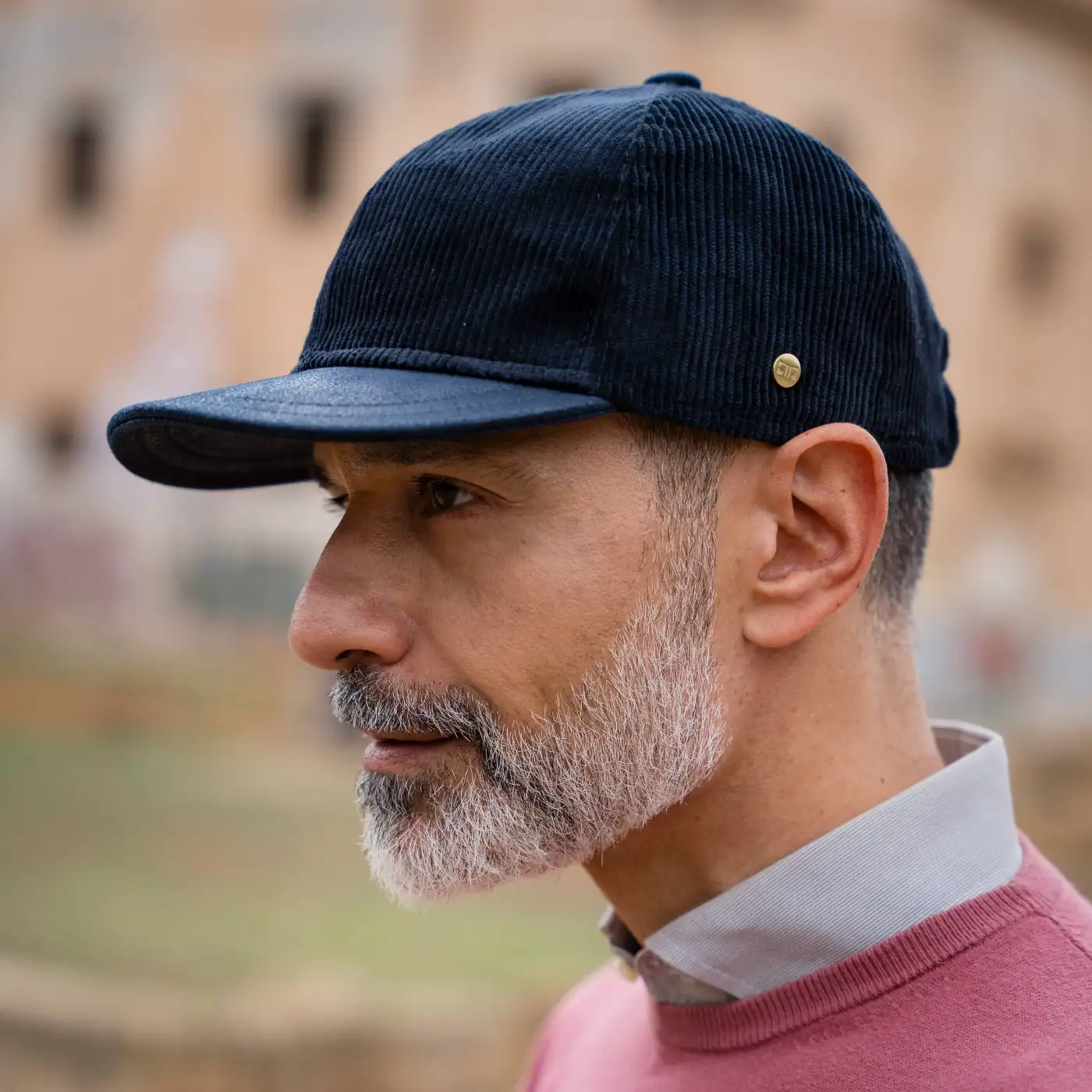 Berretto in Velluto con Visiera Rigida in Ecopelle