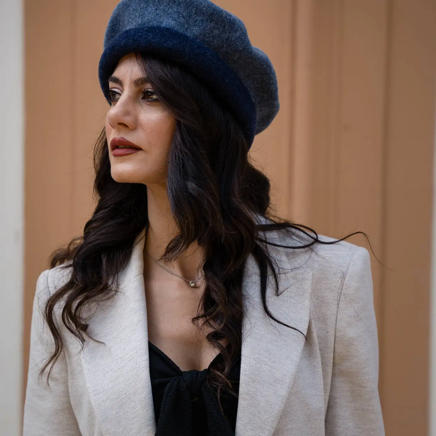 Basco Parigino in Lana Vergine con Risvolto Arricciato