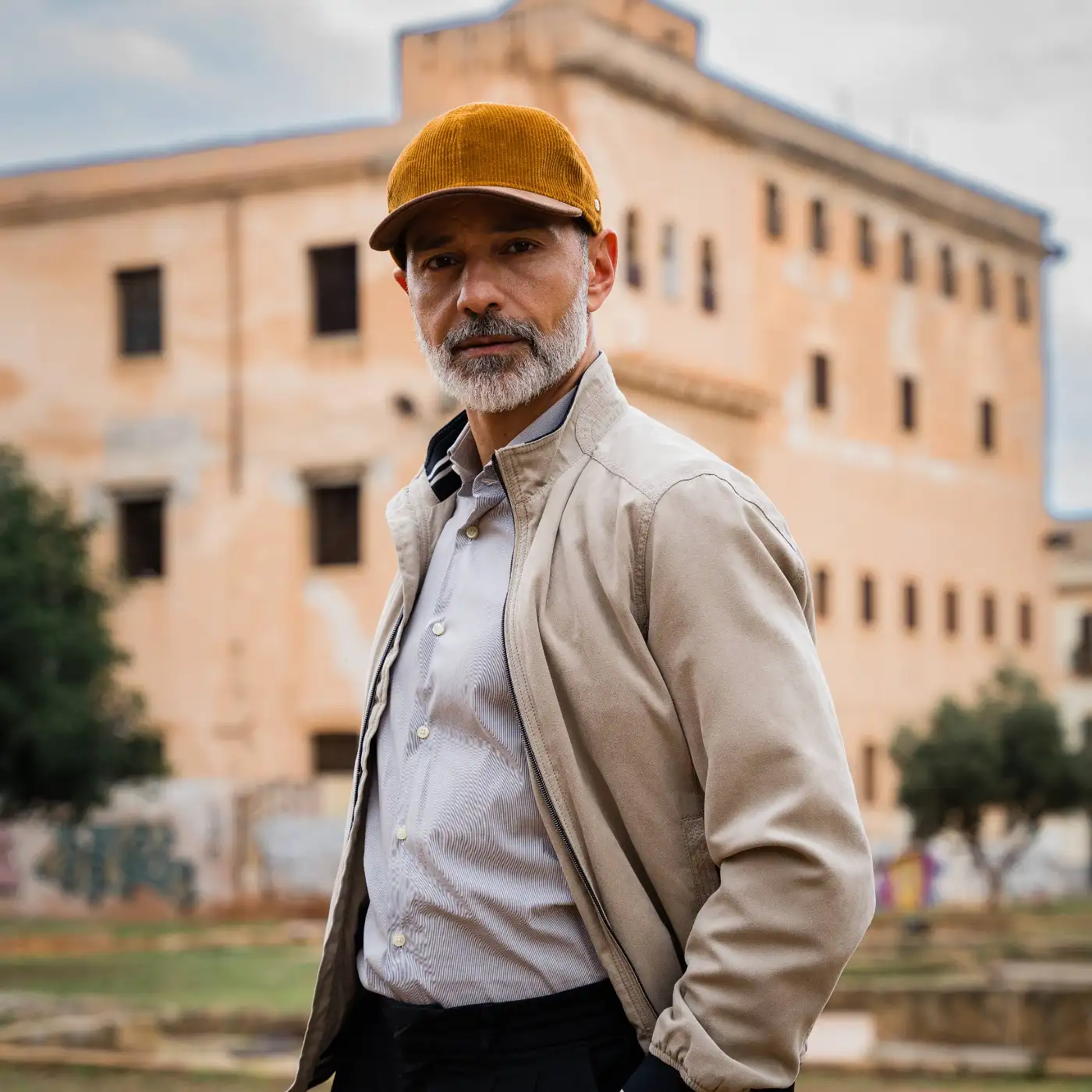 Berretto in Velluto con Visiera Rigida in Ecopelle