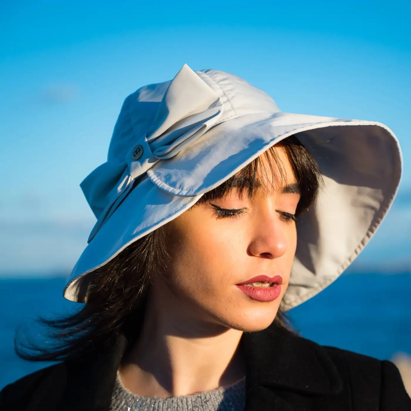 Bucket Impermeabile Foderato in Pile con Fiocco