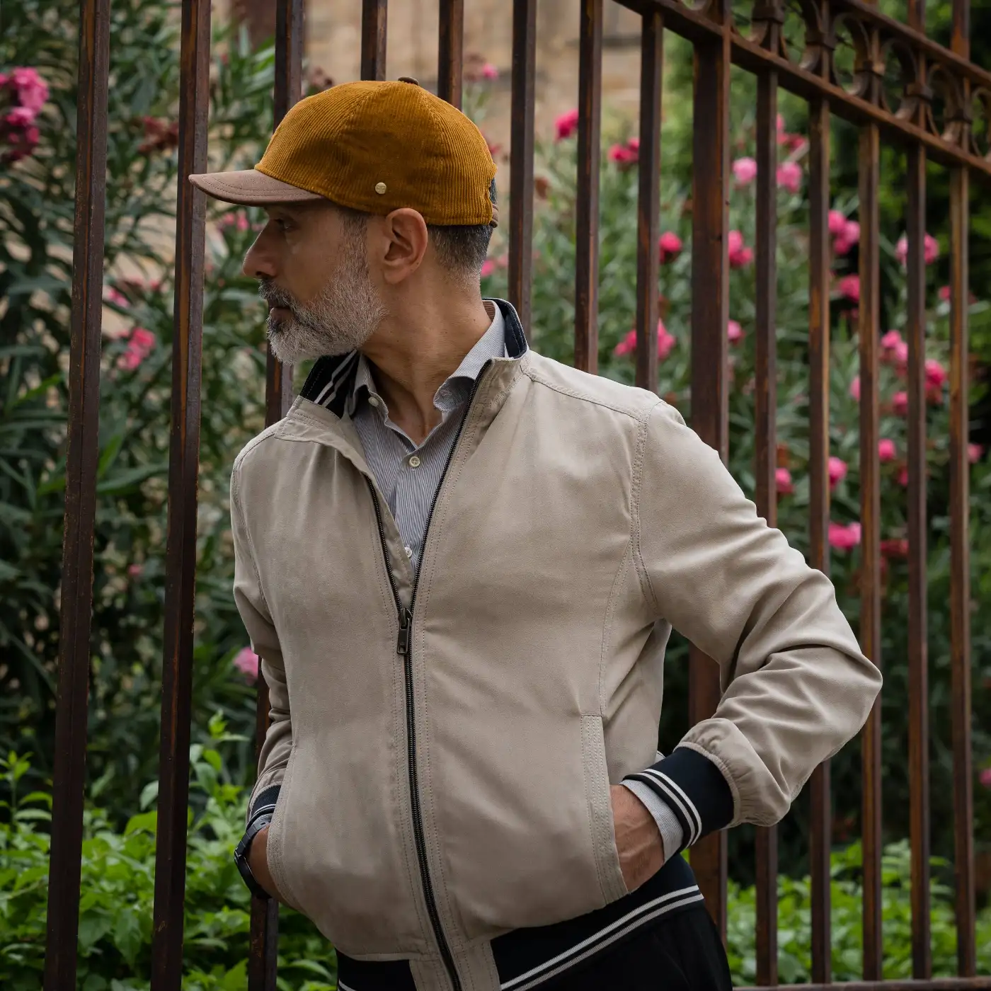 Berretto in Velluto con Visiera Rigida in Ecopelle