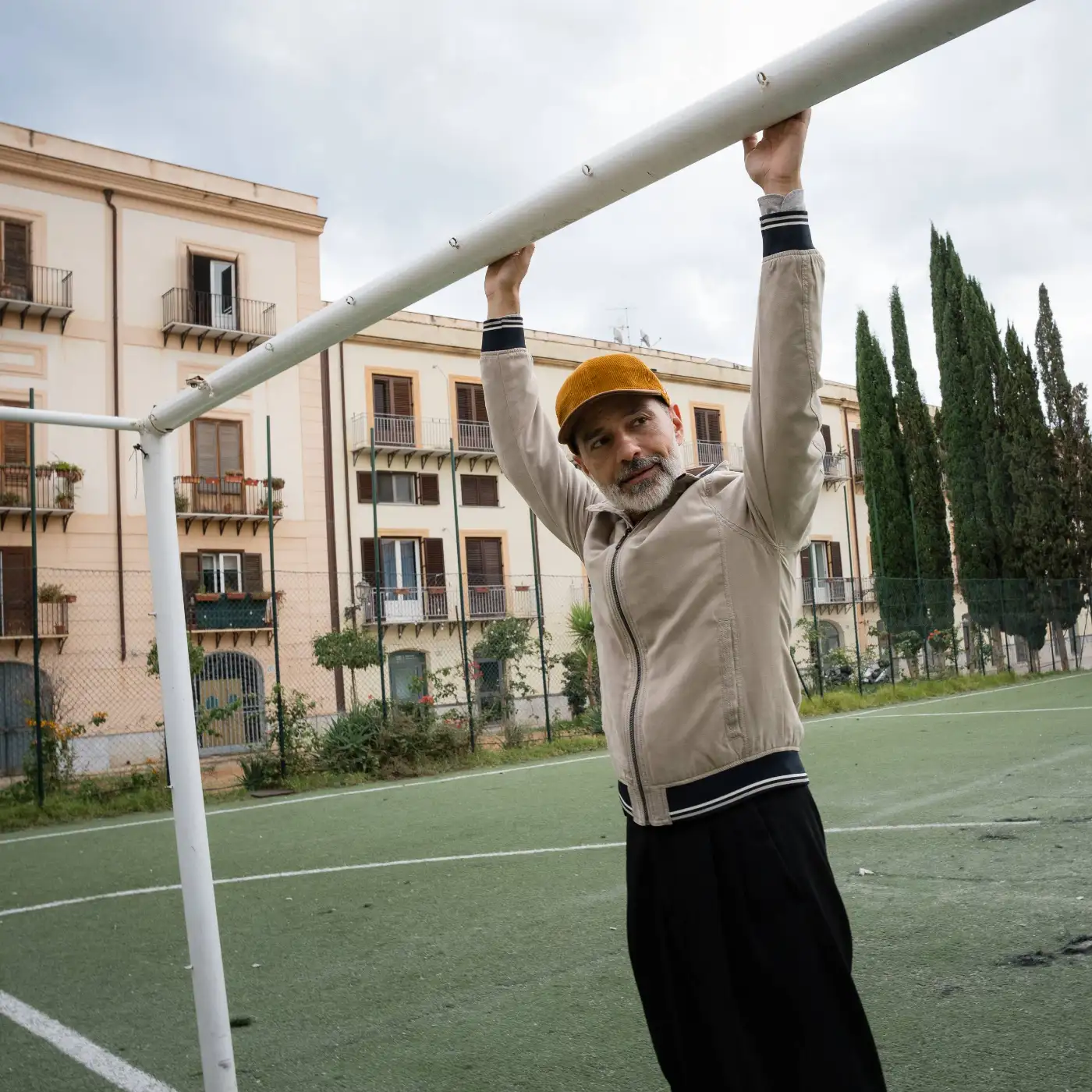 Berretto in Velluto con Visiera Rigida in Ecopelle