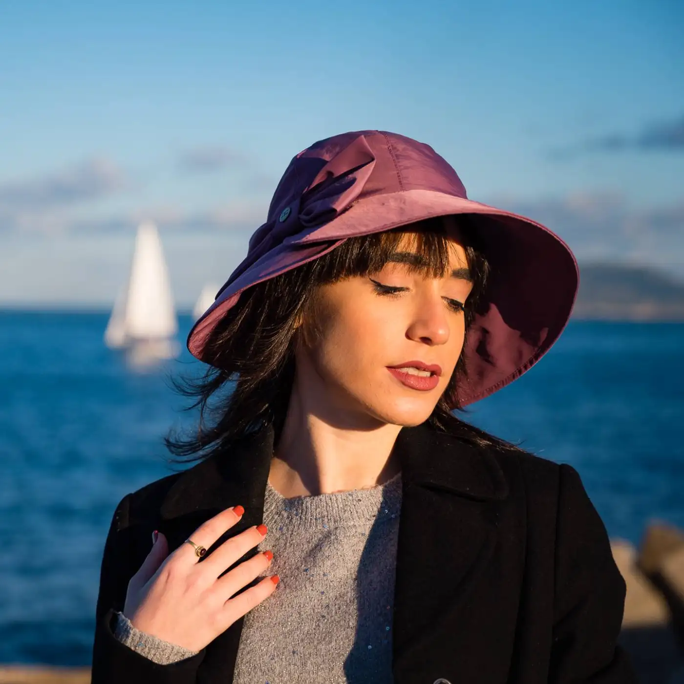 Bucket Impermeabile Foderato in Pile con Fiocco