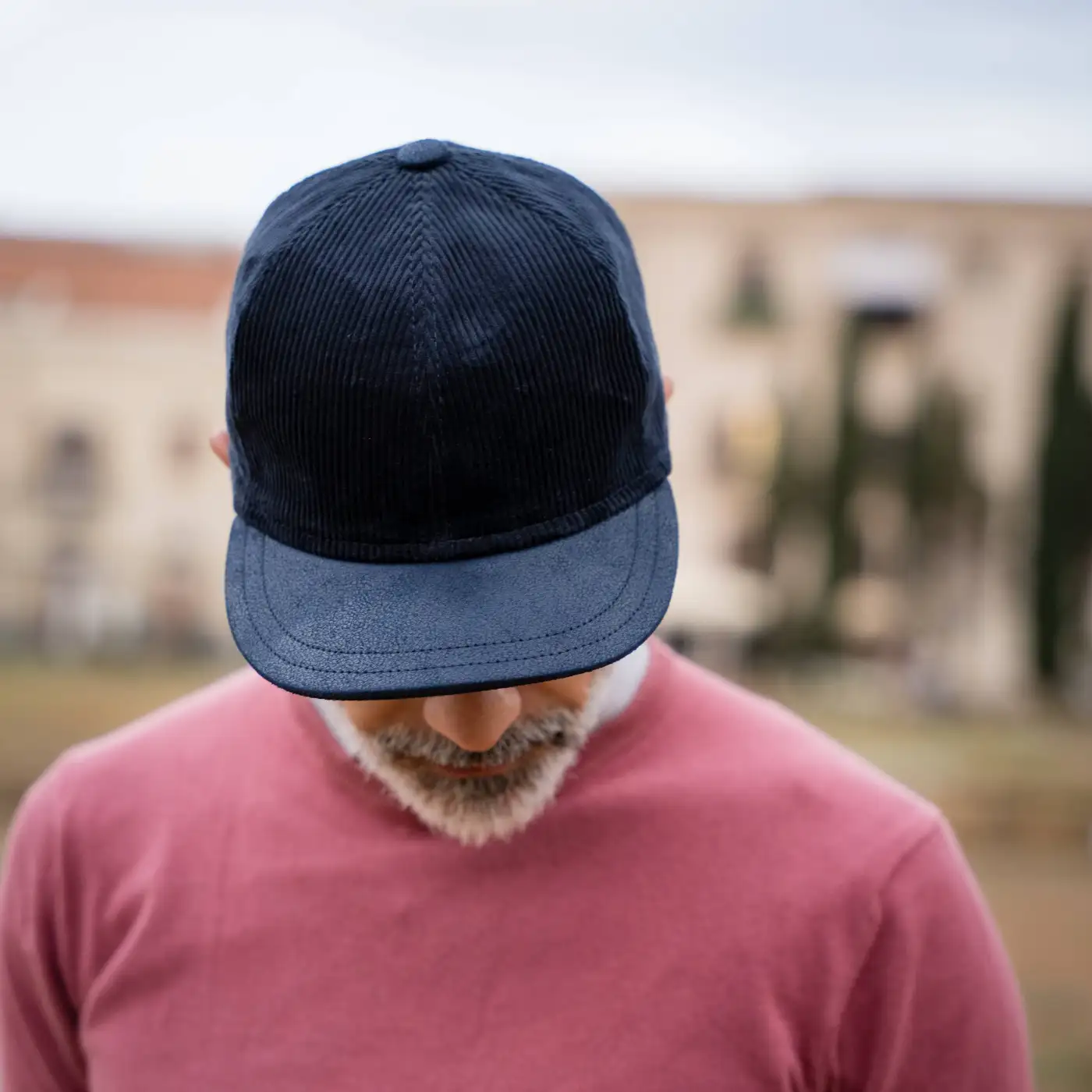 Berretto in Velluto con Visiera Rigida in Ecopelle