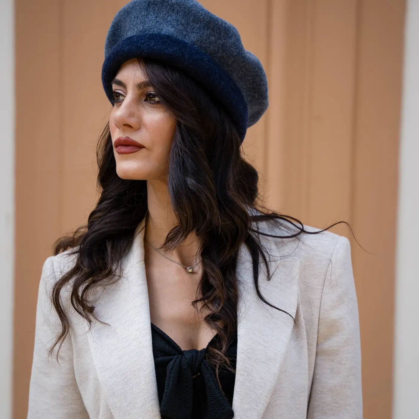 Basco Parigino in Lana Vergine con Risvolto Arricciato