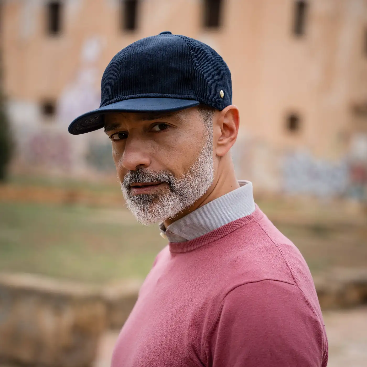 Berretto in Velluto con Visiera Rigida in Ecopelle