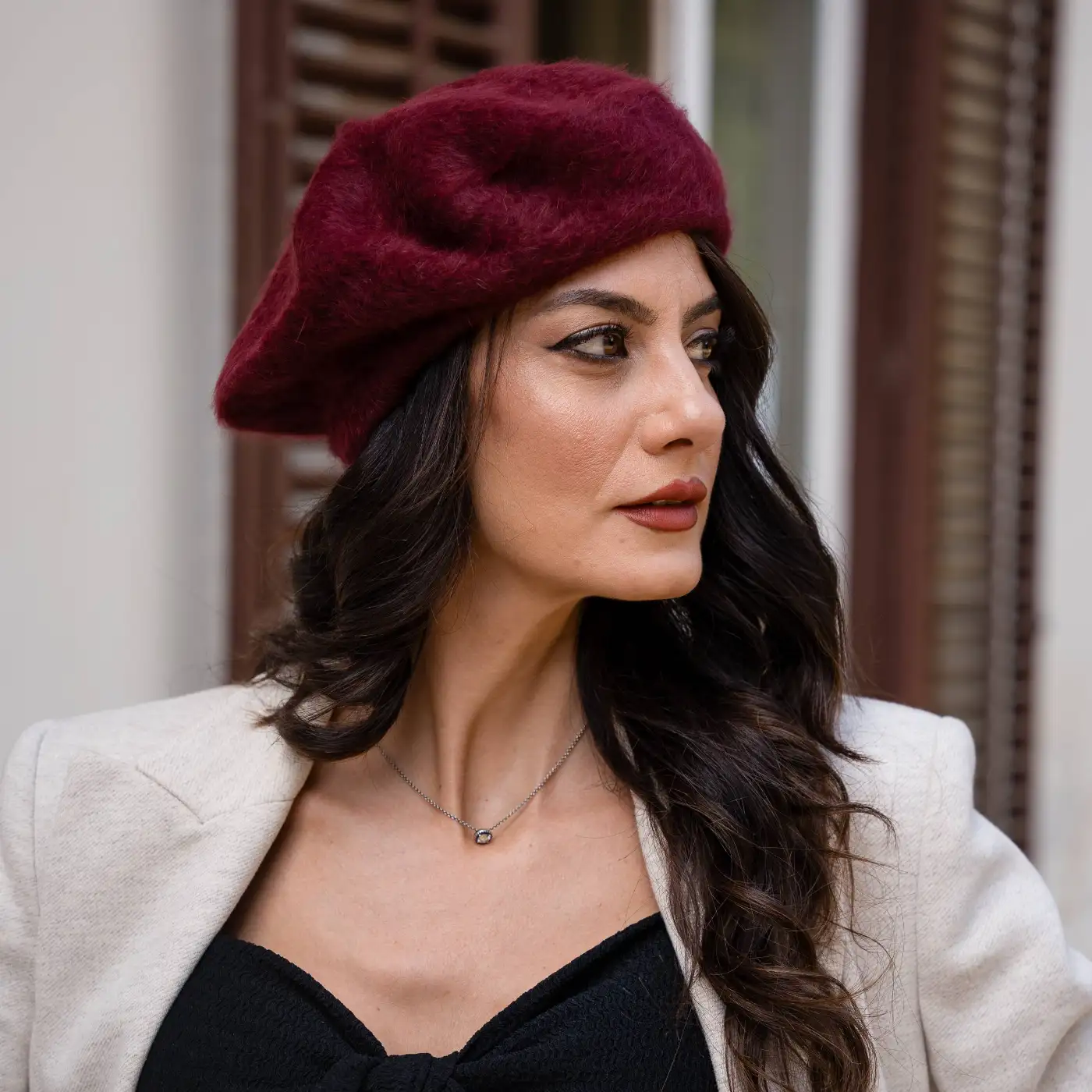 Basco Parigino in Angora e Lapin con Ricamo Floreale