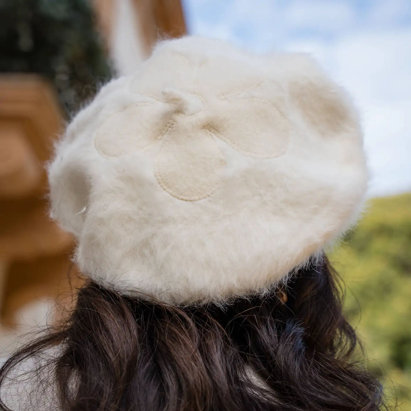 Basco Parigino in Angora e Lapin con Ricamo Floreale