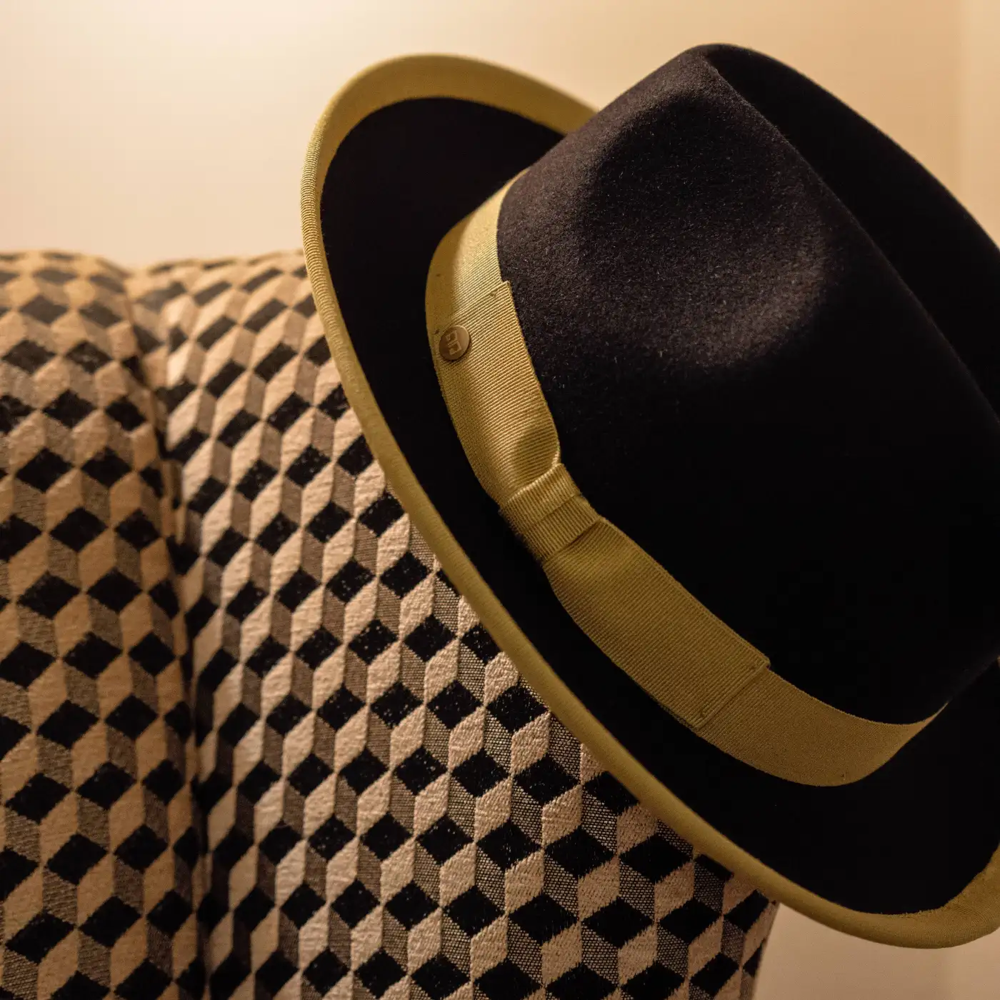 Cappello Trilby a Tesa Media in Feltro Raso di Lapin con Fodera