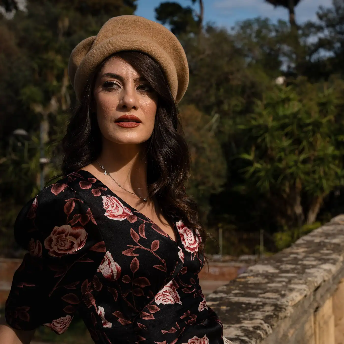 Basco Parigino in Lana Vergine con Risvolto Arricciato