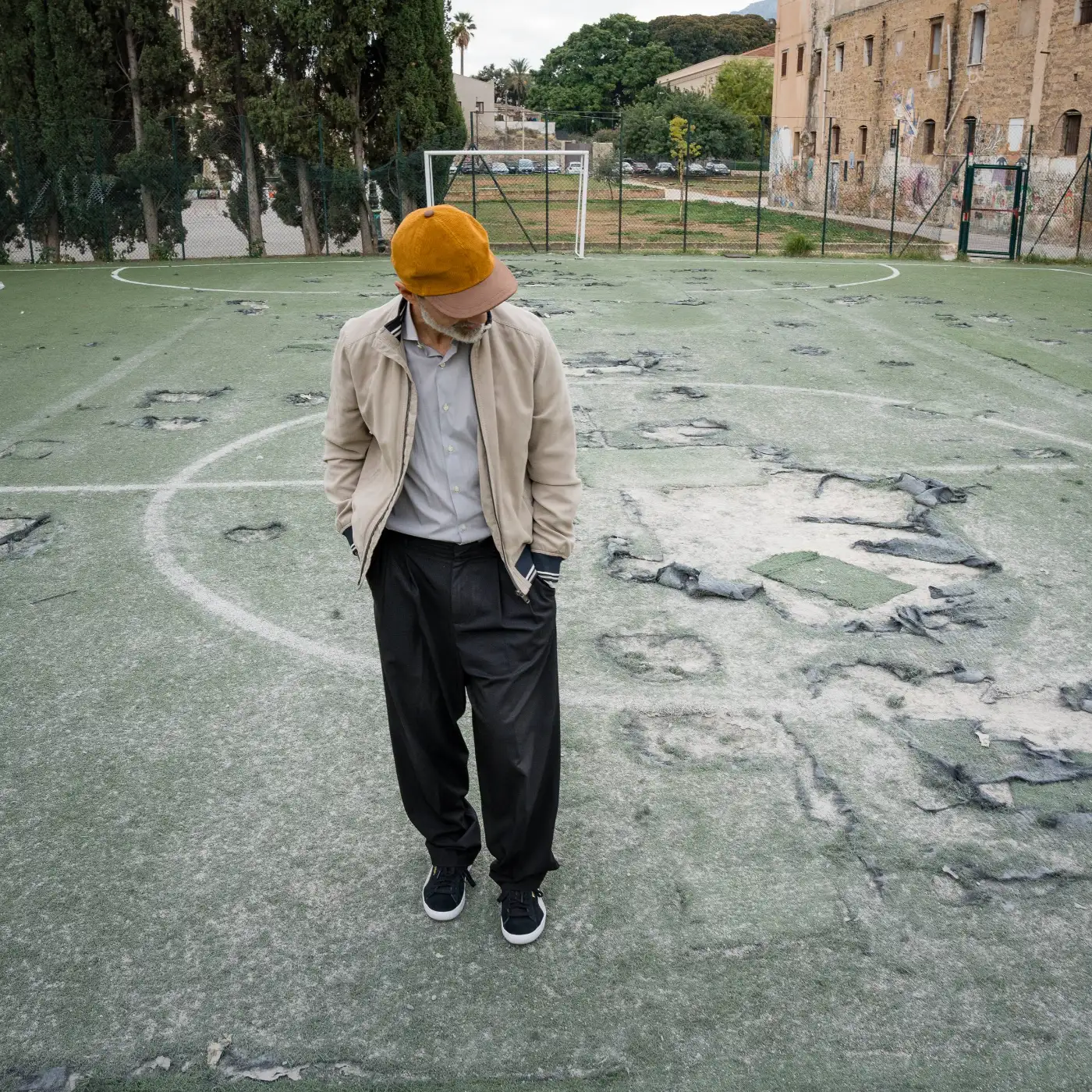 Berretto in Velluto con Visiera Rigida in Ecopelle