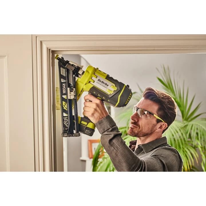 Ryobi R15GN18 0, Groppinatrice Angolata 18V 15GA, Batteria 18V ONE  Non Inclusa, Compatibile con Groppini Angolati 15GA da 24 a 64mm, con Pulsante LED di Attivazione Incluso : Amazon.it: Fai da te