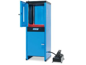 Pressa schiaccia barattoli OMCN 390/B con pompa idropneumatica, 4 Ton