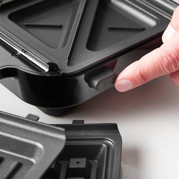 Russell Hobbs Piastra Elettrica a Contatto Multifunzione 3 in 1 -Sandwich, Waffle Maker, Griglia a Contatto - Lavabile in lavastoviglie; Piastre extra profonde Antiaderenti, no BPA; Creations 26810-56