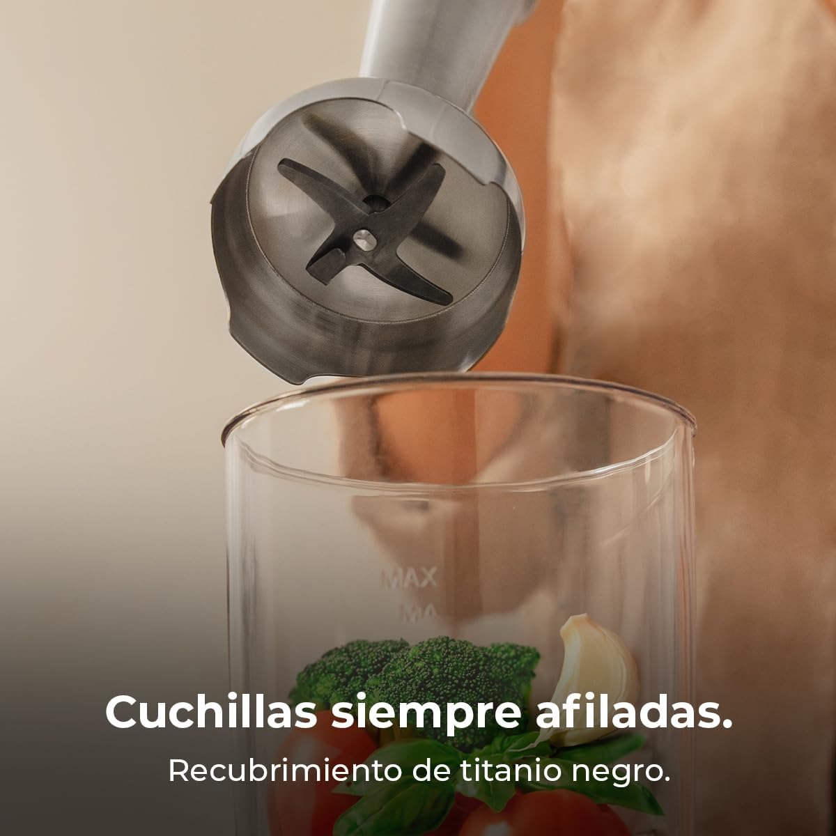 Cecotec Frullatore a Immersione Retro Power RetroRed 1200MAX. 1200W di Potenza, Lama a 4 Lame con Rivestimento in Titanio Nero, 2 Velocità, Bicchiere da 0,5L, Design Vintage