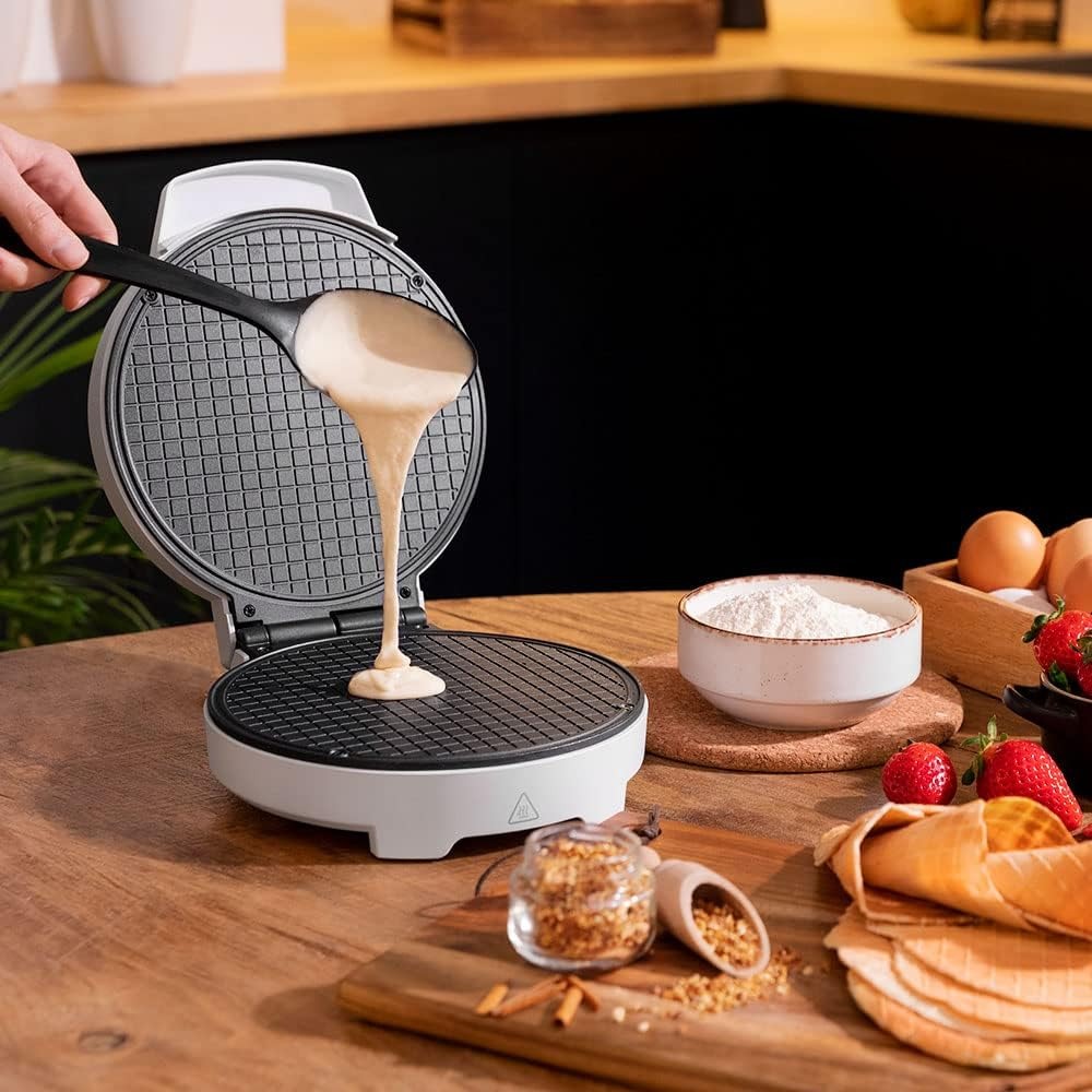 Cecotec Waffle Iron Fun rotoli per waffle da 1000 W, rivestimento antiaderente, finiture in acciaio inossidabile, ideale per preparare coni e cialde gelato
