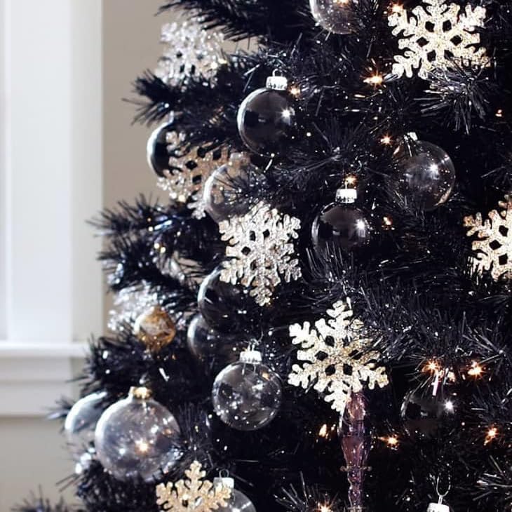 Totò Piccinni Albero di Natale Artificiale NOEL, Folto, Effetto Realistico, Rami a Gancio, Facile Montaggio, PVC, Ignifugo con Borsone (210 cm, Verde)