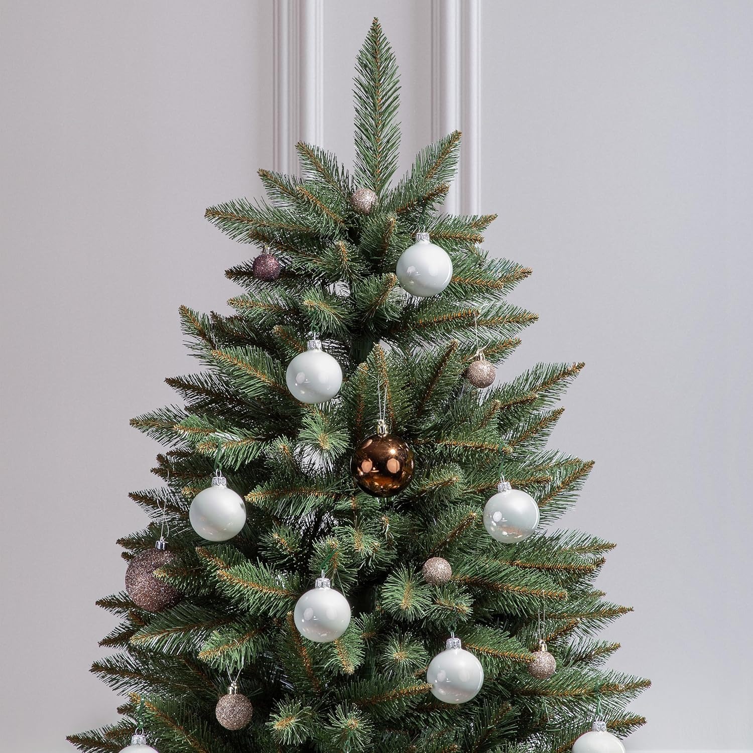Albero di Natale artificiale FairyTrees 220cm Abete Rosso/Peccio naturale con supporto in legno | Abete di Natale artificiale con tronco verde | Facile da Montare | Prodotto in EU