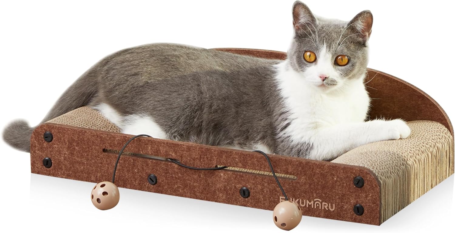 FUKUMARU Tiragraffi Per Gatti da 66 cm In Cartone Resistente,Letto e Divanetti per Gatti.Tappetino Tiragraffi per Gatti In Cartone Riciclabile Con Pallina da Giocare.