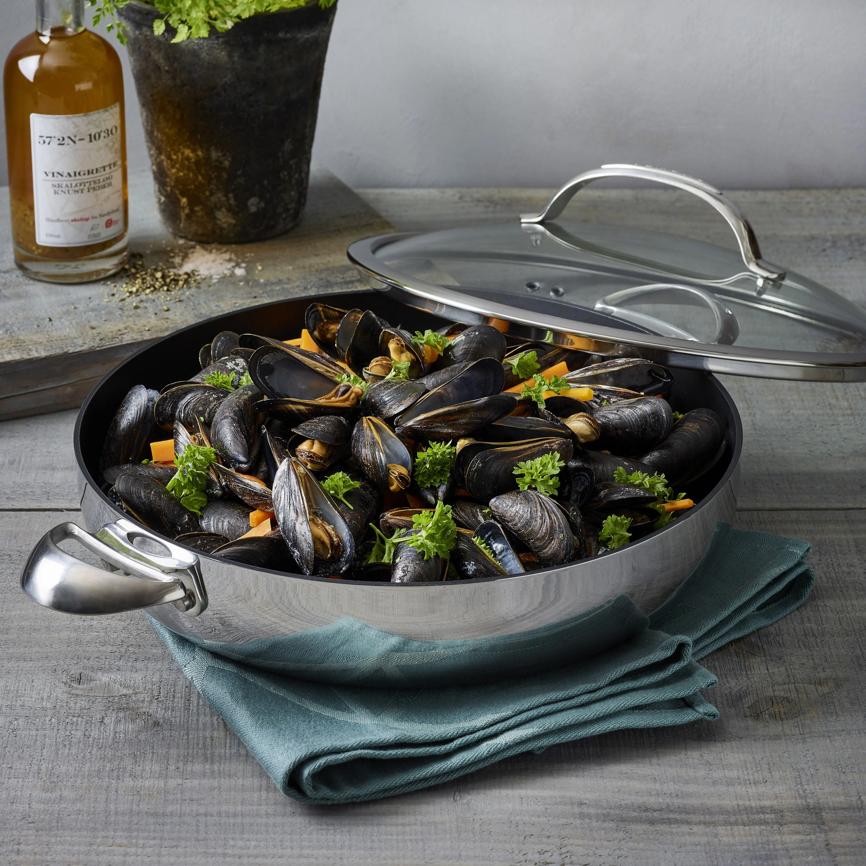 Scanpan HaptIQ – Brasiera antiaderente in acciaio inox da 5,5 qt