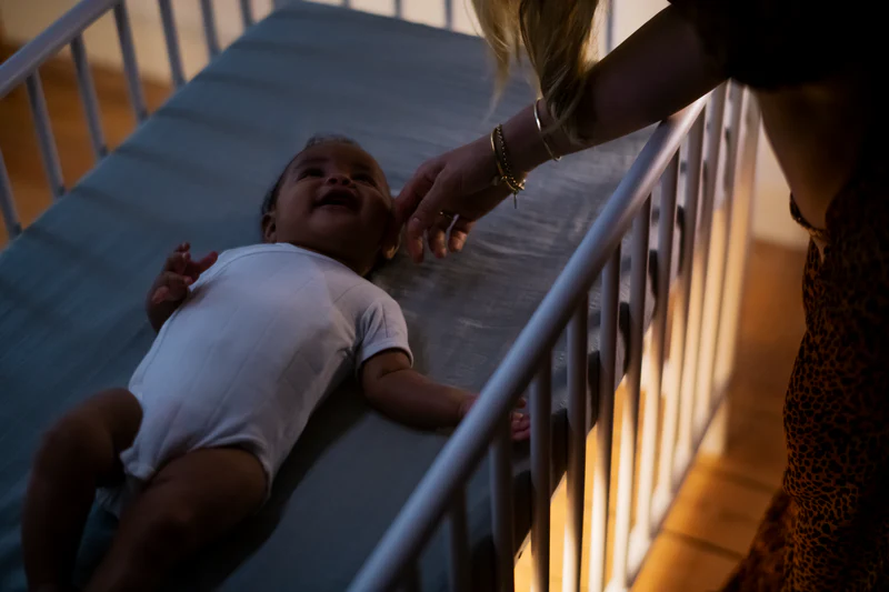 Maxi cosi luz de berço glow - connected home