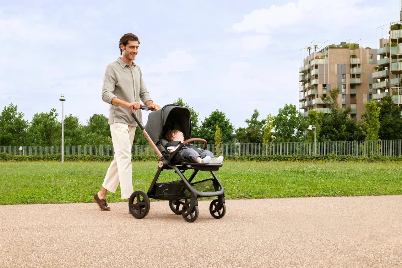 Chicco Mysa Black Satin