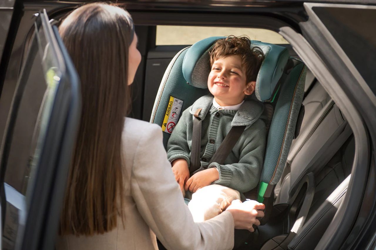 Chicco Bi-Seat i-Size Air Black Melange com Base