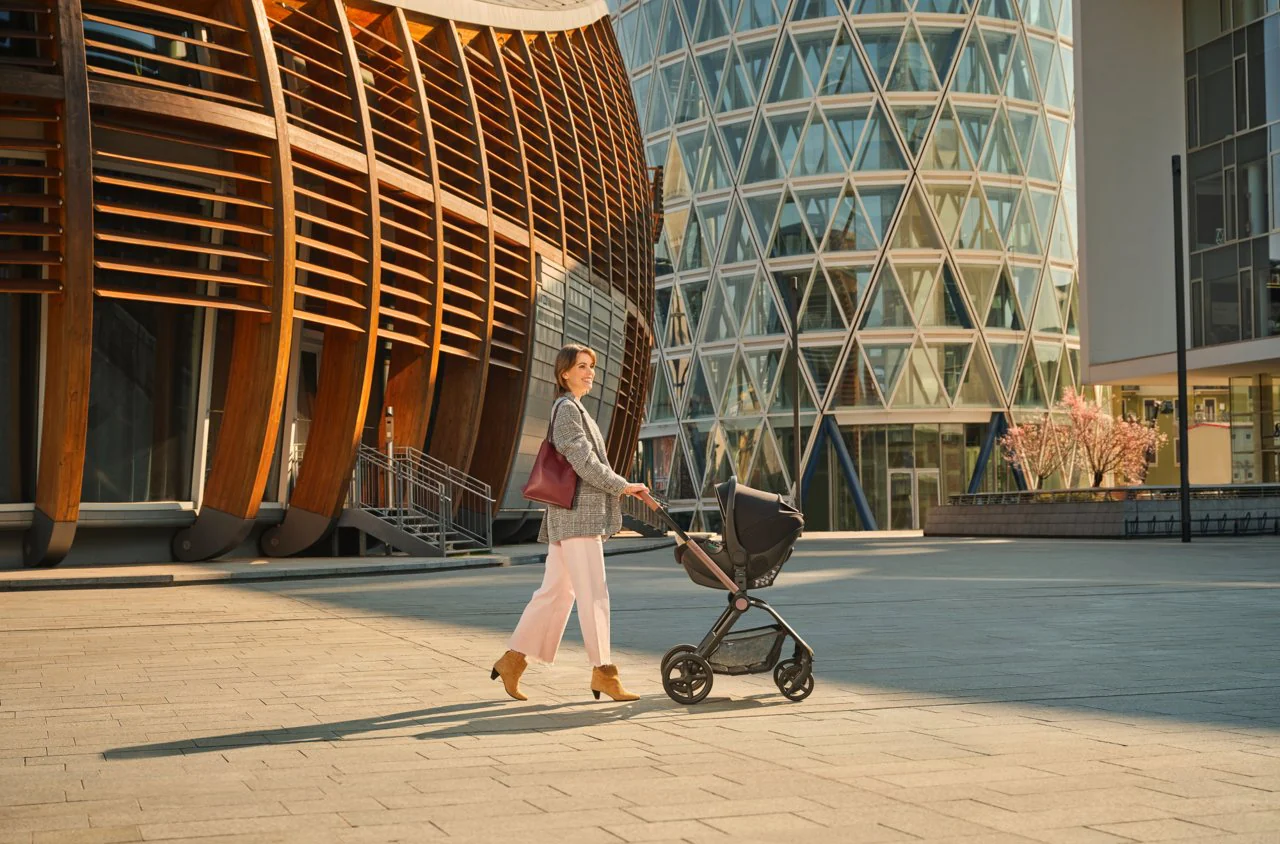 Chicco Kory Plus Black Satin