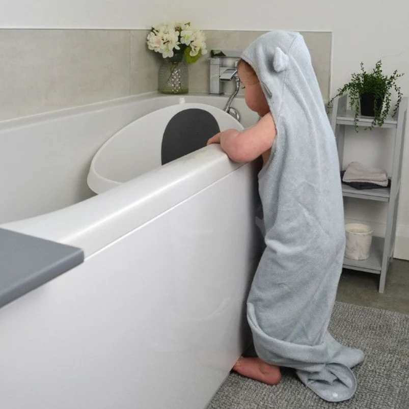 Shnuggle Toalha/Avental de Banho com Capuz Cinza