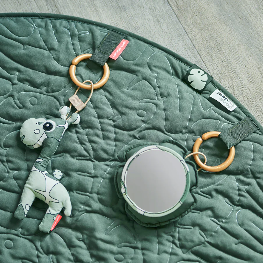 Done By Deer Ginásio Tiny Tropics