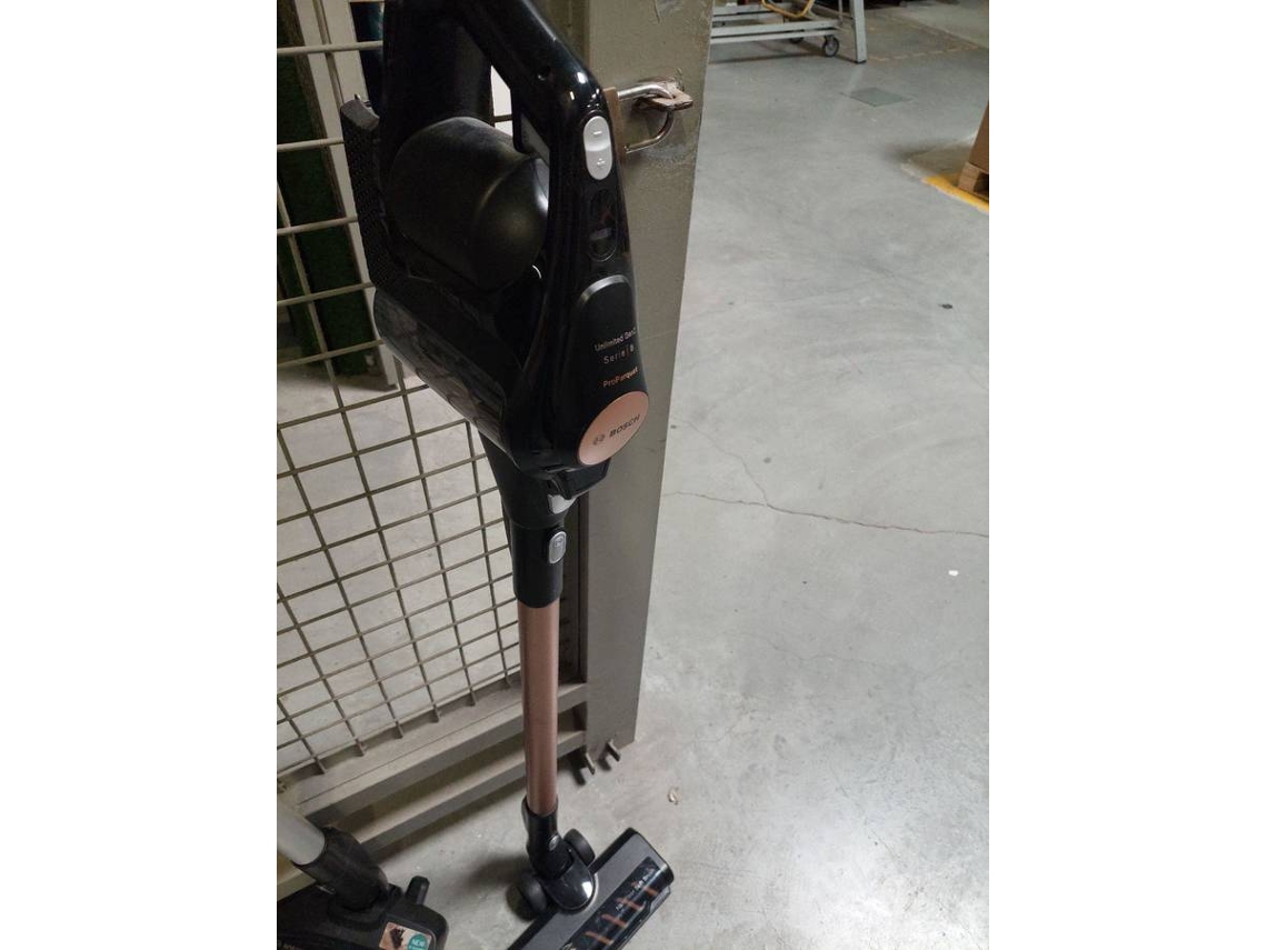 Aspirador Vertical BOSCH BCS8214PRQ Unlimited 8 ProParquet (Outlet Caixa Aberta - 18 V - Autonomia 65 min - 400 ml)