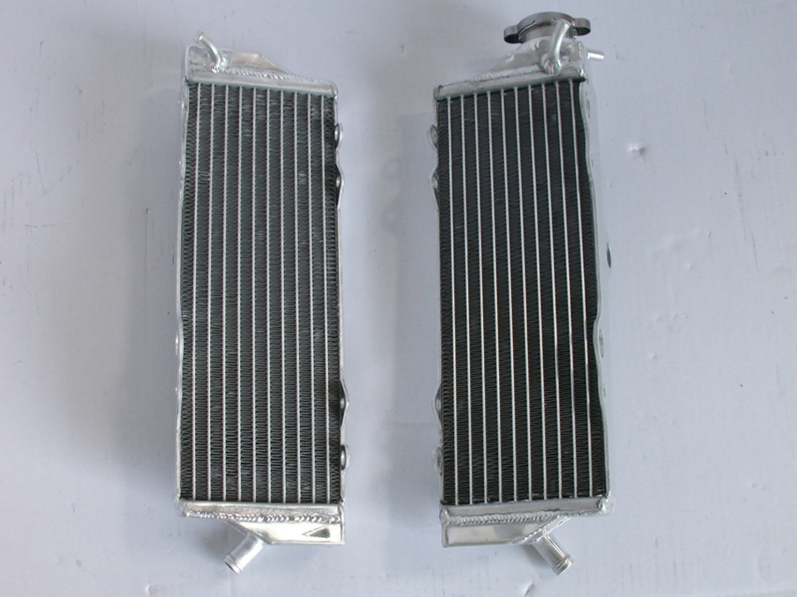 Radiador De Alumãnio Tc250 Te510, Aumento De Capacidade De Resfriamento 30, Soldagem Ãšnica, Montagem Ã Esquerda/direita Oem