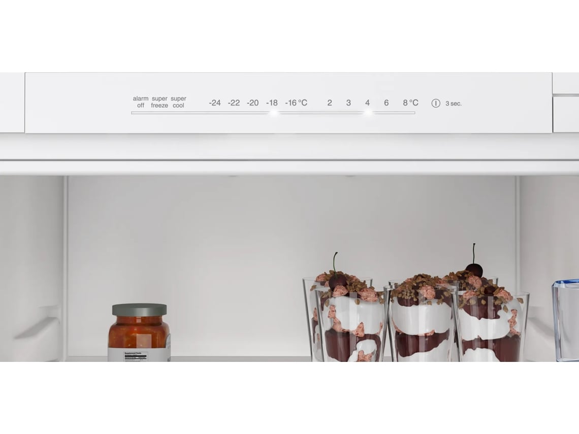Série 2 KIN96NSE0 frigorífico e congelador encastrável 290 L branco Bosch