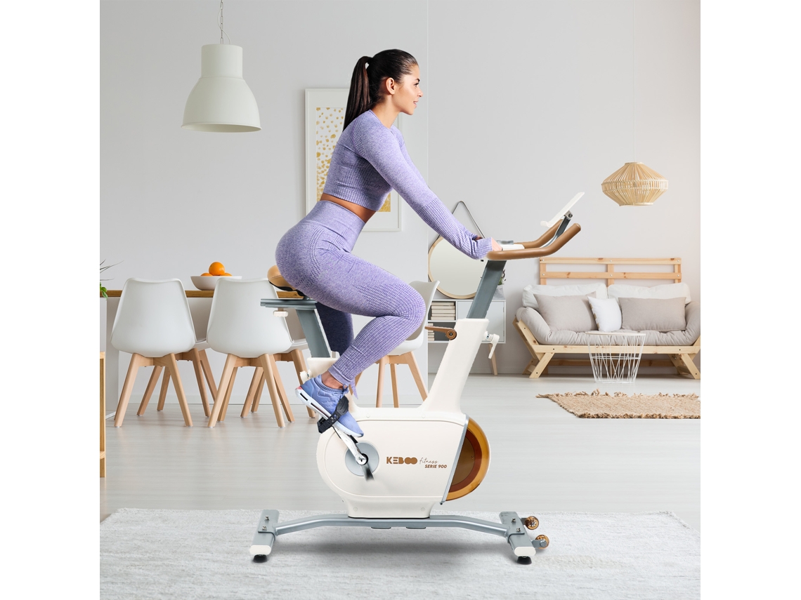 Bicicleta Estática Motorizada KEBOO Fitness Série 900 White Freio Magnético Inércia 7 kg e 32 Níveis Pedais Antiderrapantes