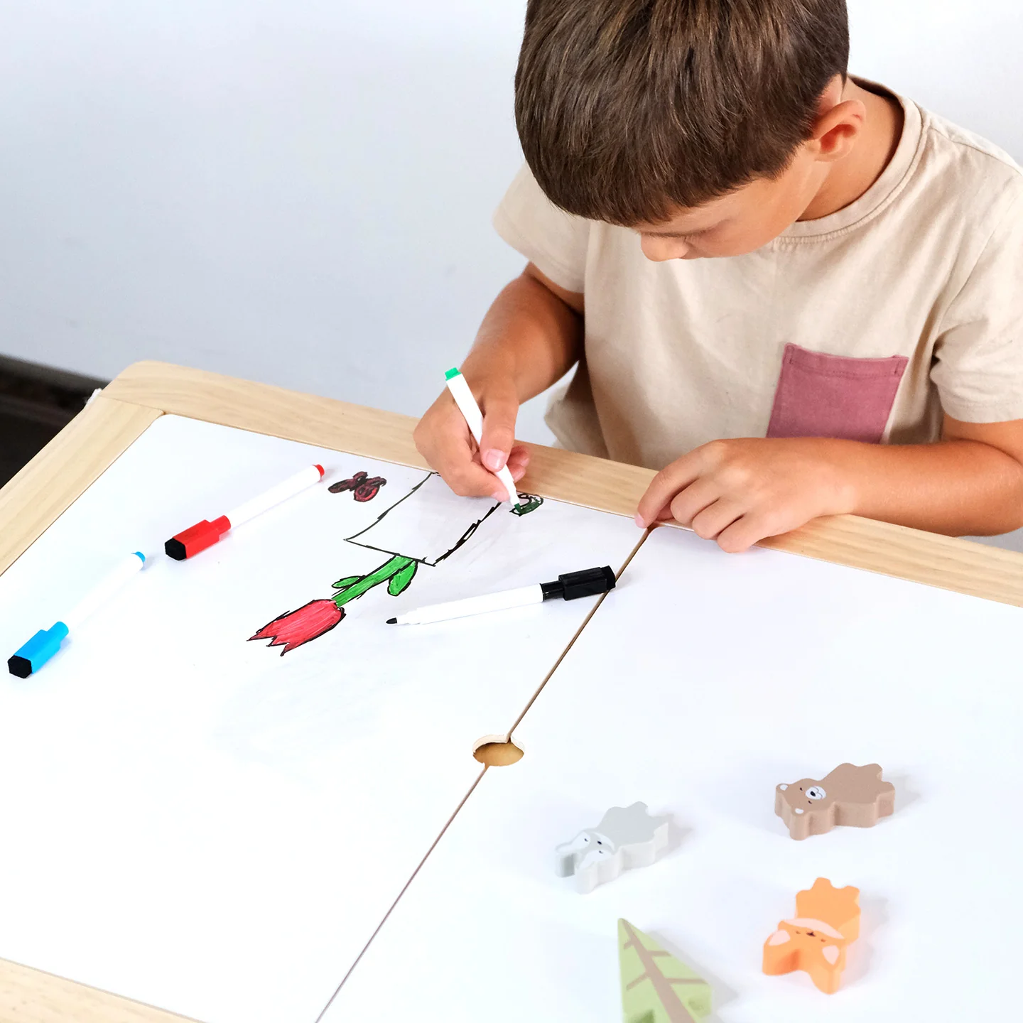 Tavolo sensoriale montessori per la creatività e l’apprendimento BusyKids