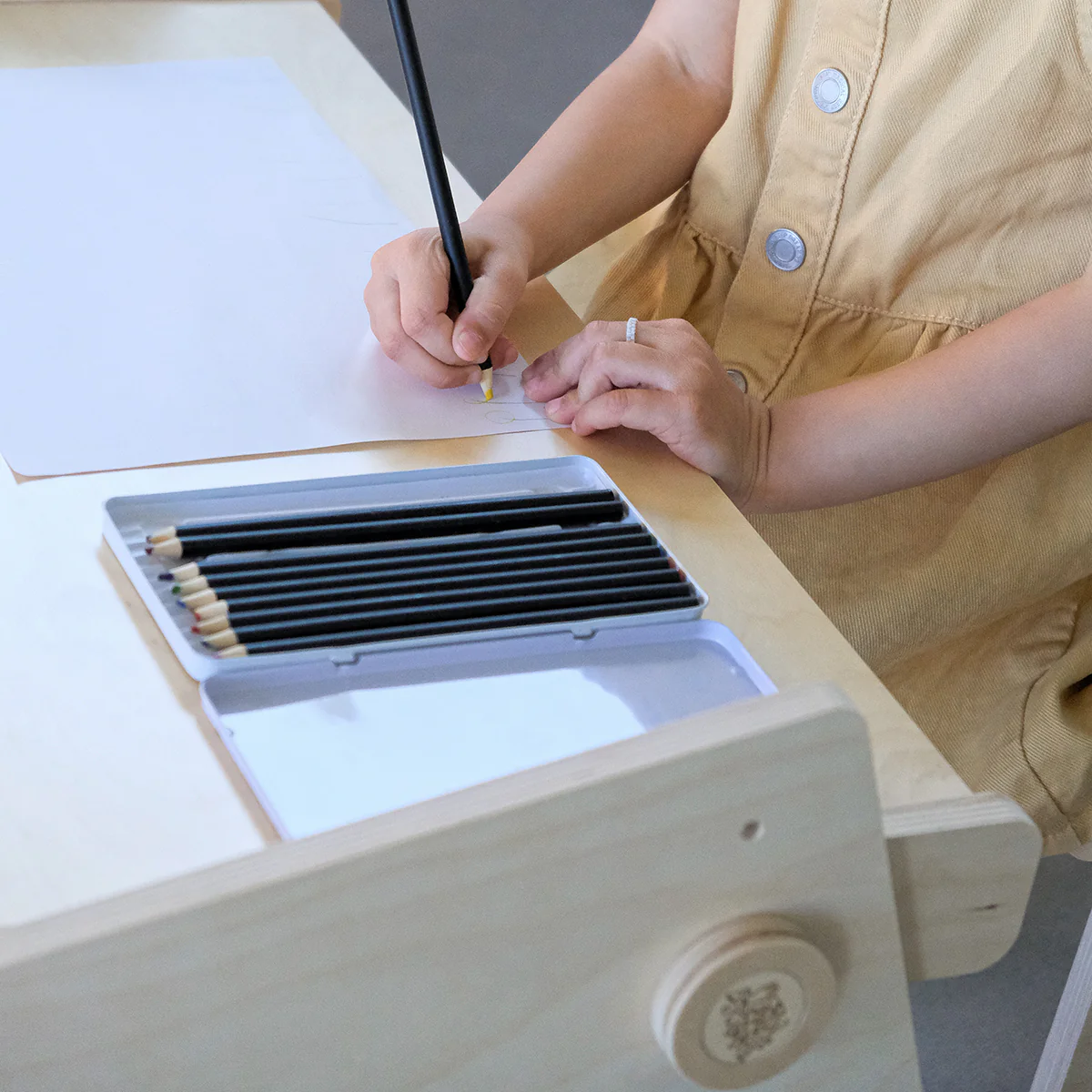 Tavolo Montessori e sedia per bambini - Natura