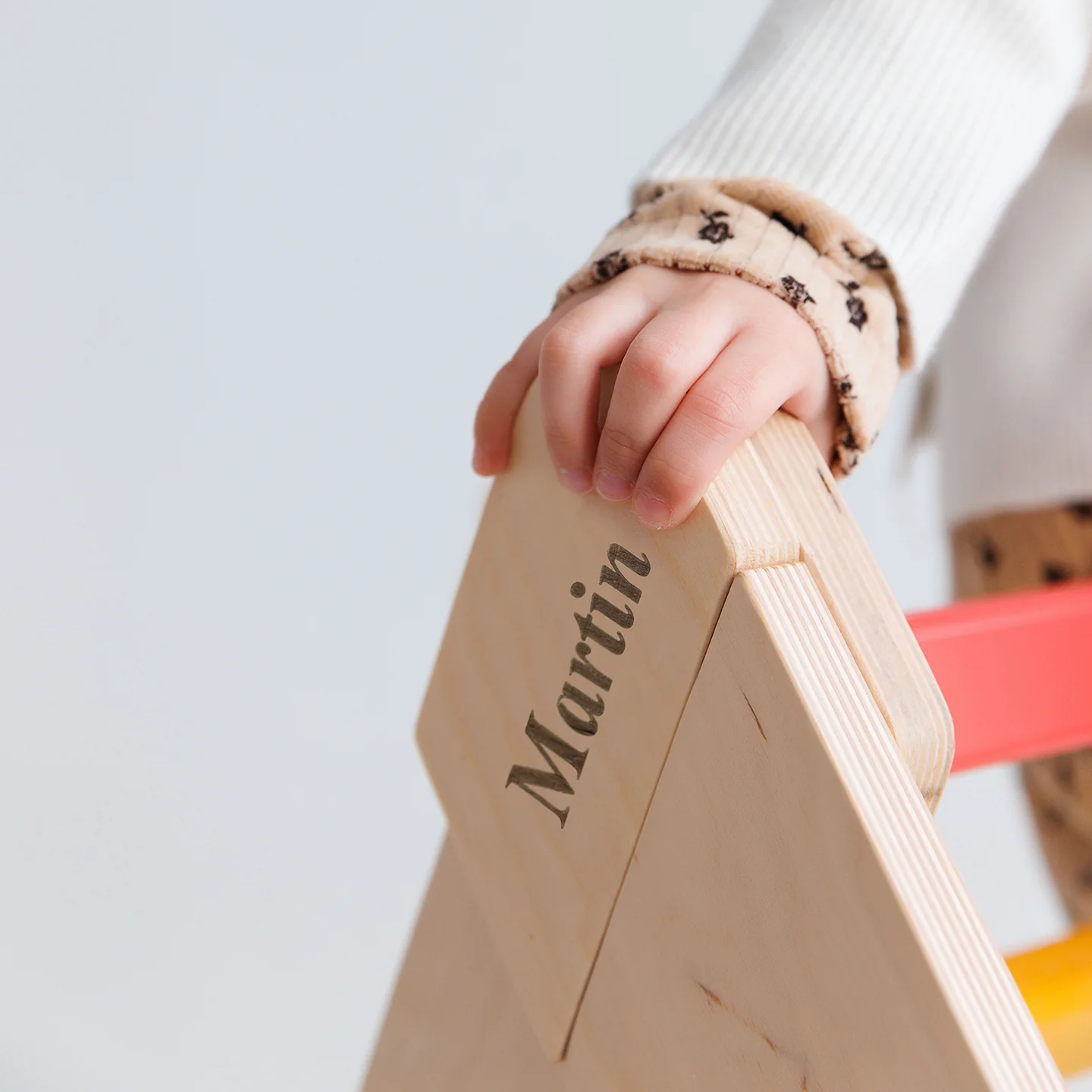 Triangolo di Pikler + tavola bifacciale + Dondolo Montessori in legno