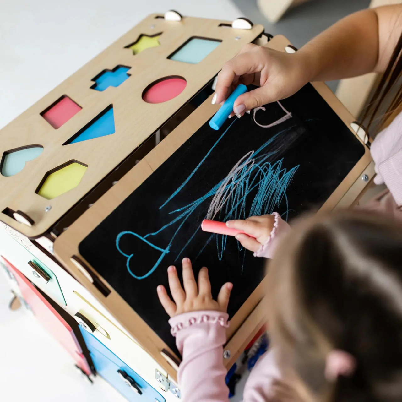 Casetta Montessori in Legno Natura e Busy Cube set