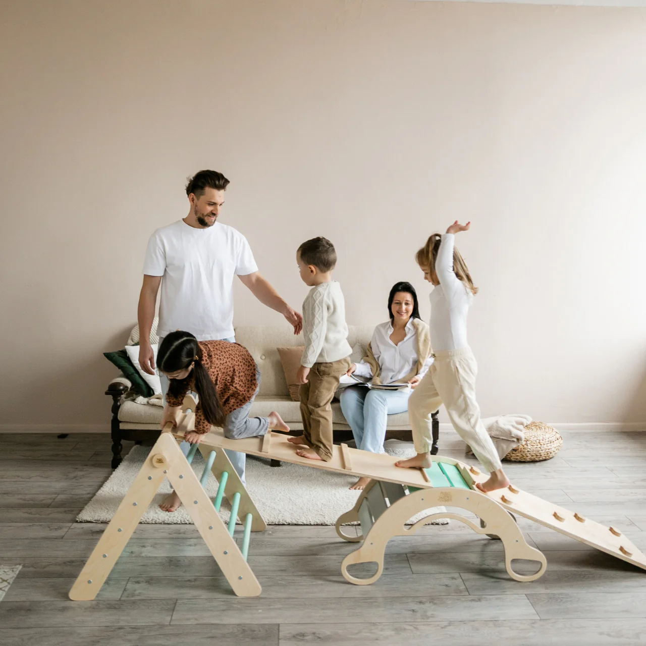 Triangolo di Pikler + 2 tavole bifacciali + Arco Montessori in legno (grande)