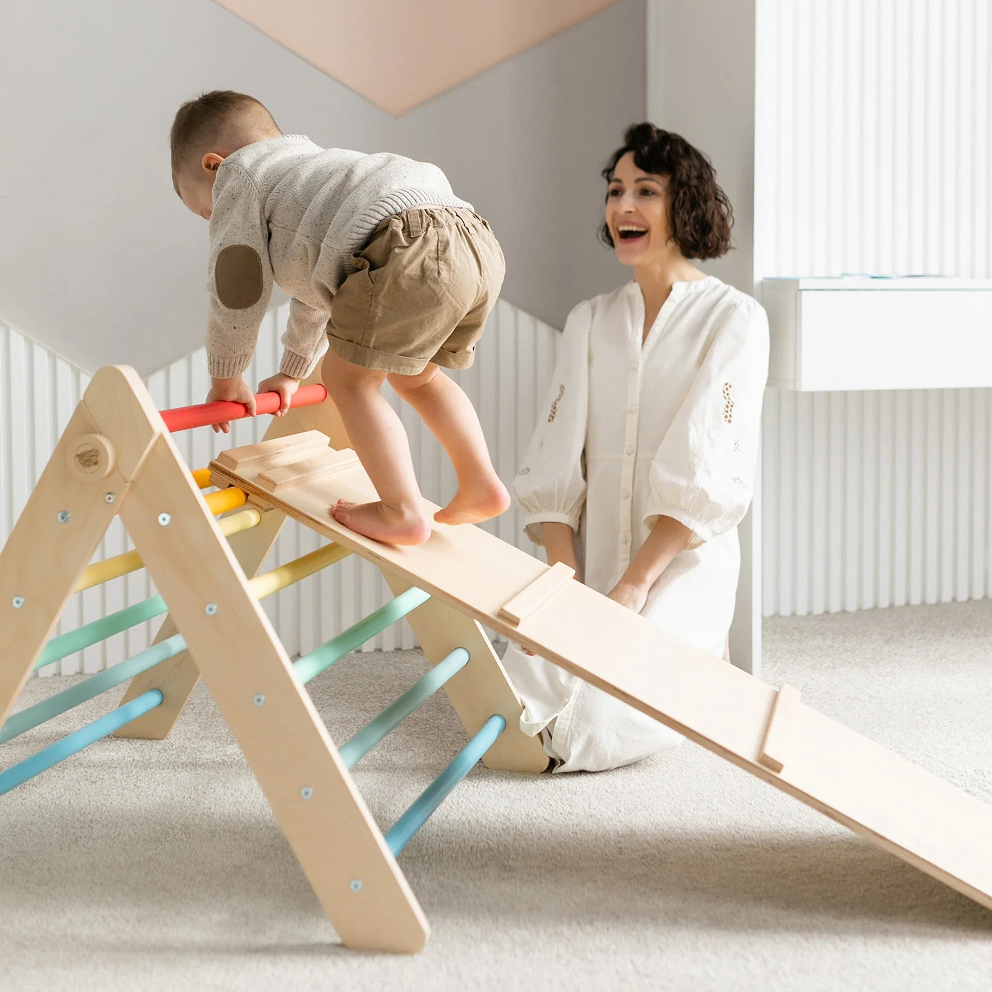 Set di triangolo di Pikler e tavola bifacciale