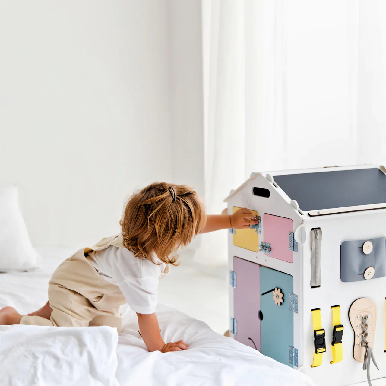 Casetta Montessori in Legno Pastello Bianco – Edizione Limitata