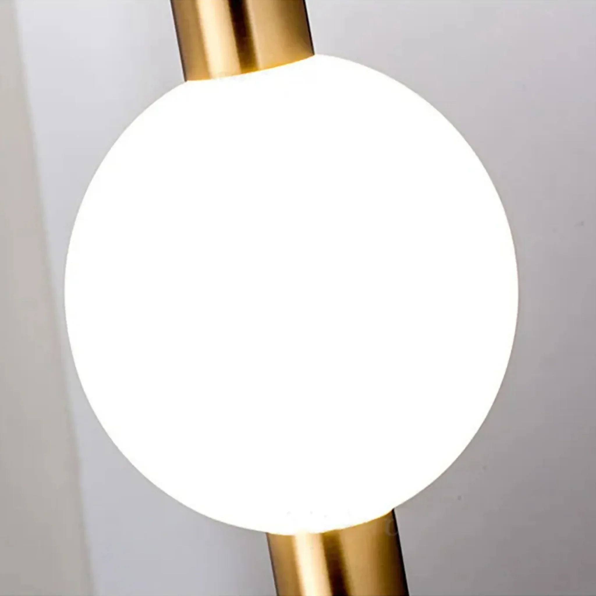 St. Gallen | Stylish Minimalistic Gold Chandelier
