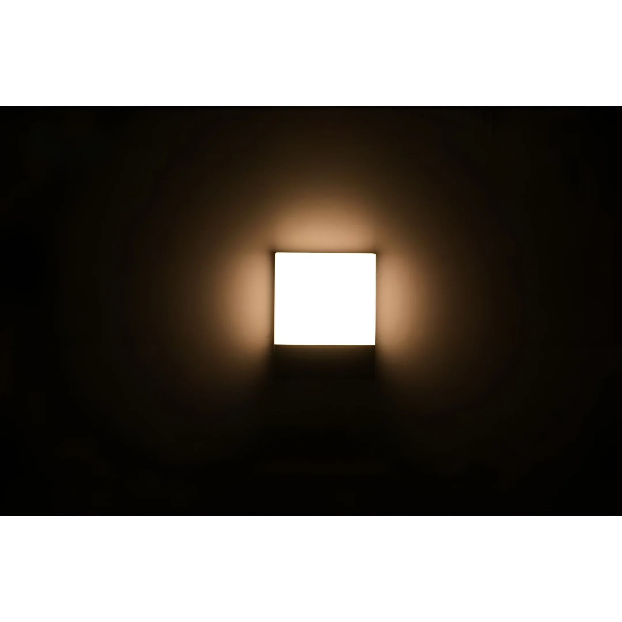 Sleek LED Wall Light for Modern Outdoor Spaces - Waterproof Aluminum Fixture