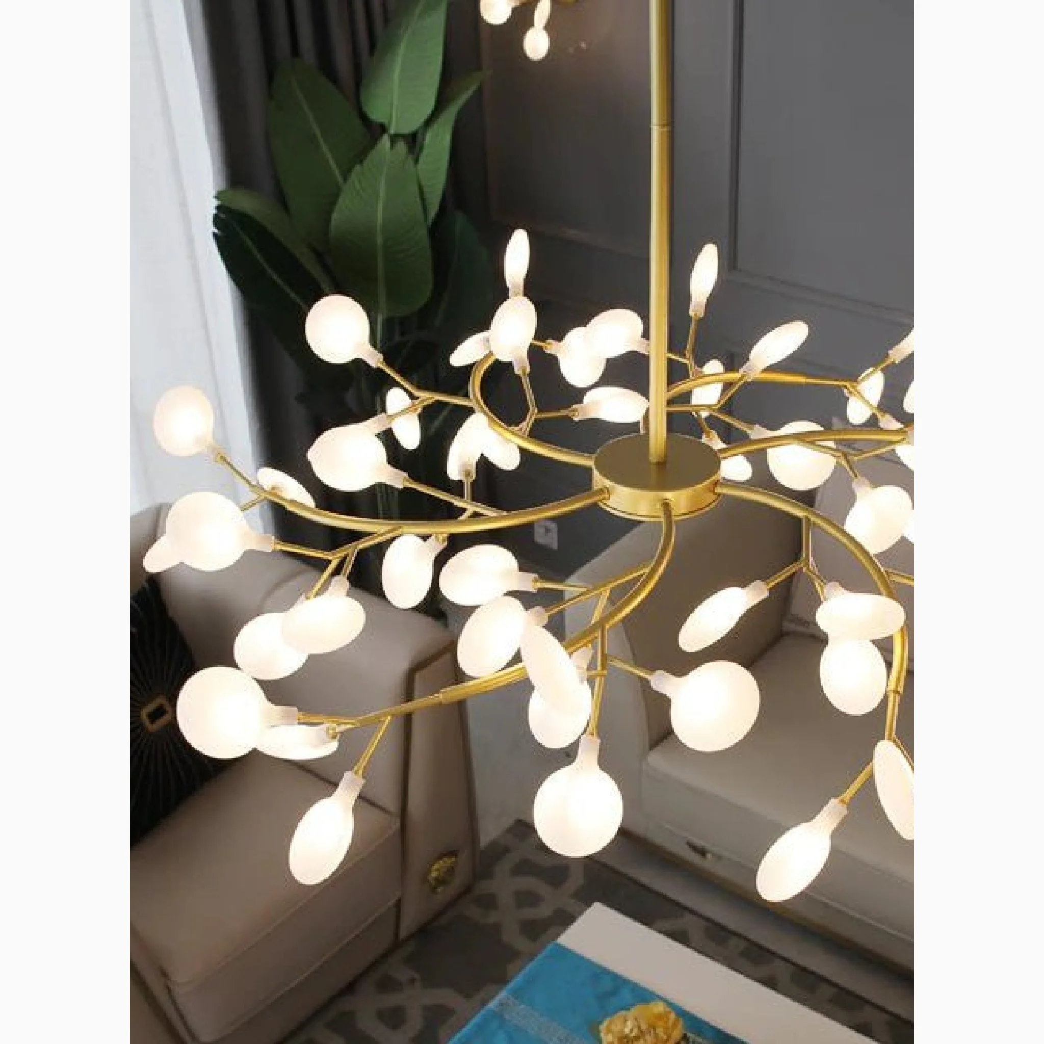 Altavilla Vicentina | Gold/Black Nordic Design Flower LED Chandelier