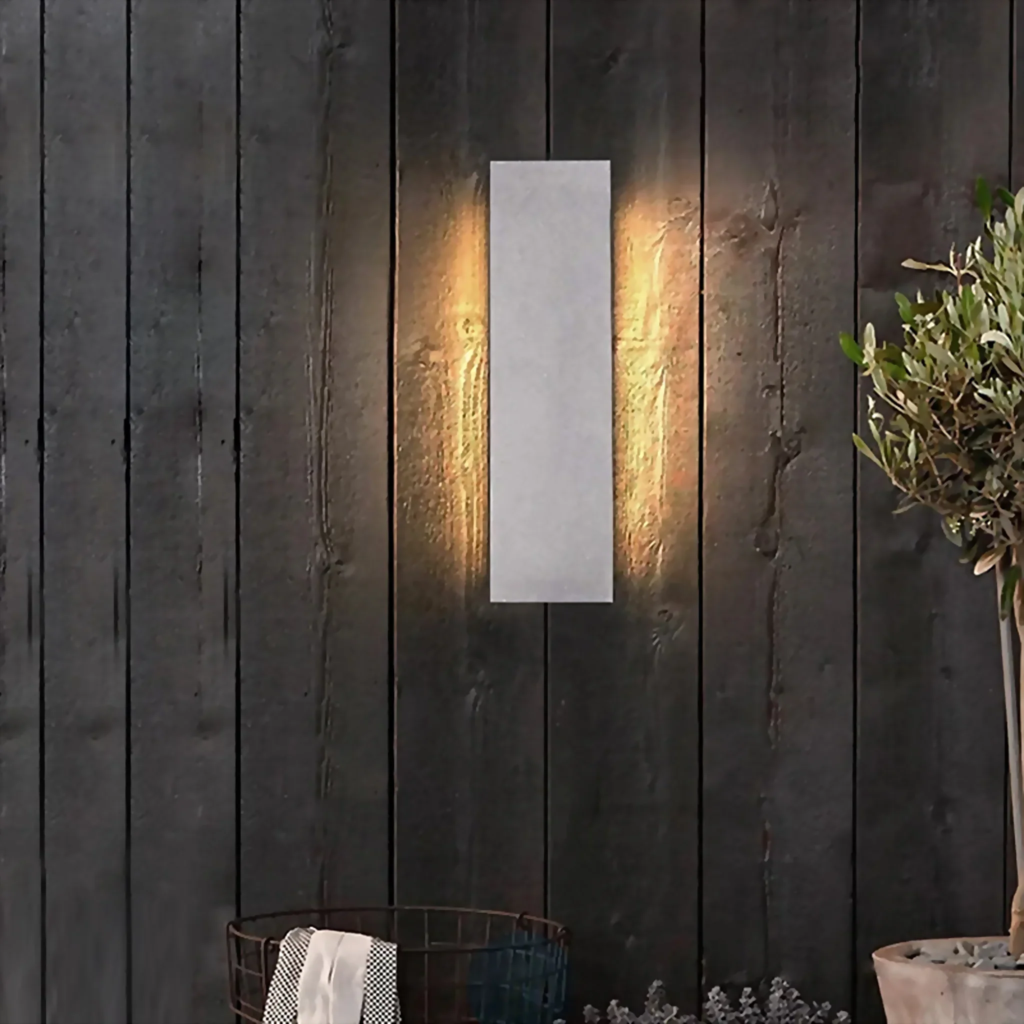 Alice Superiore | Modern Waterproof Outdoor Wall Sconce