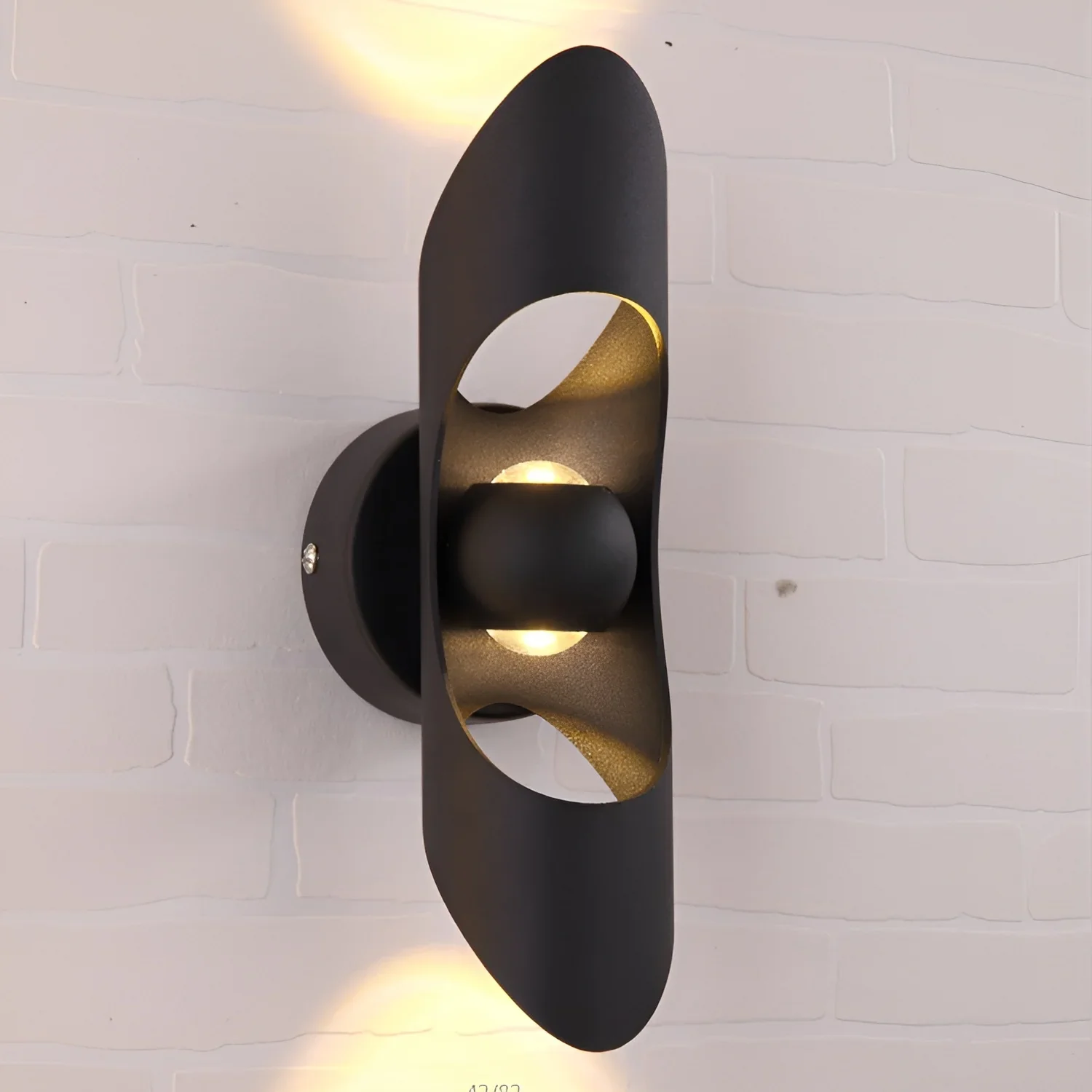 Creative LED Wall Lamp in the Futuristic Style, for Living Room, Bedroom