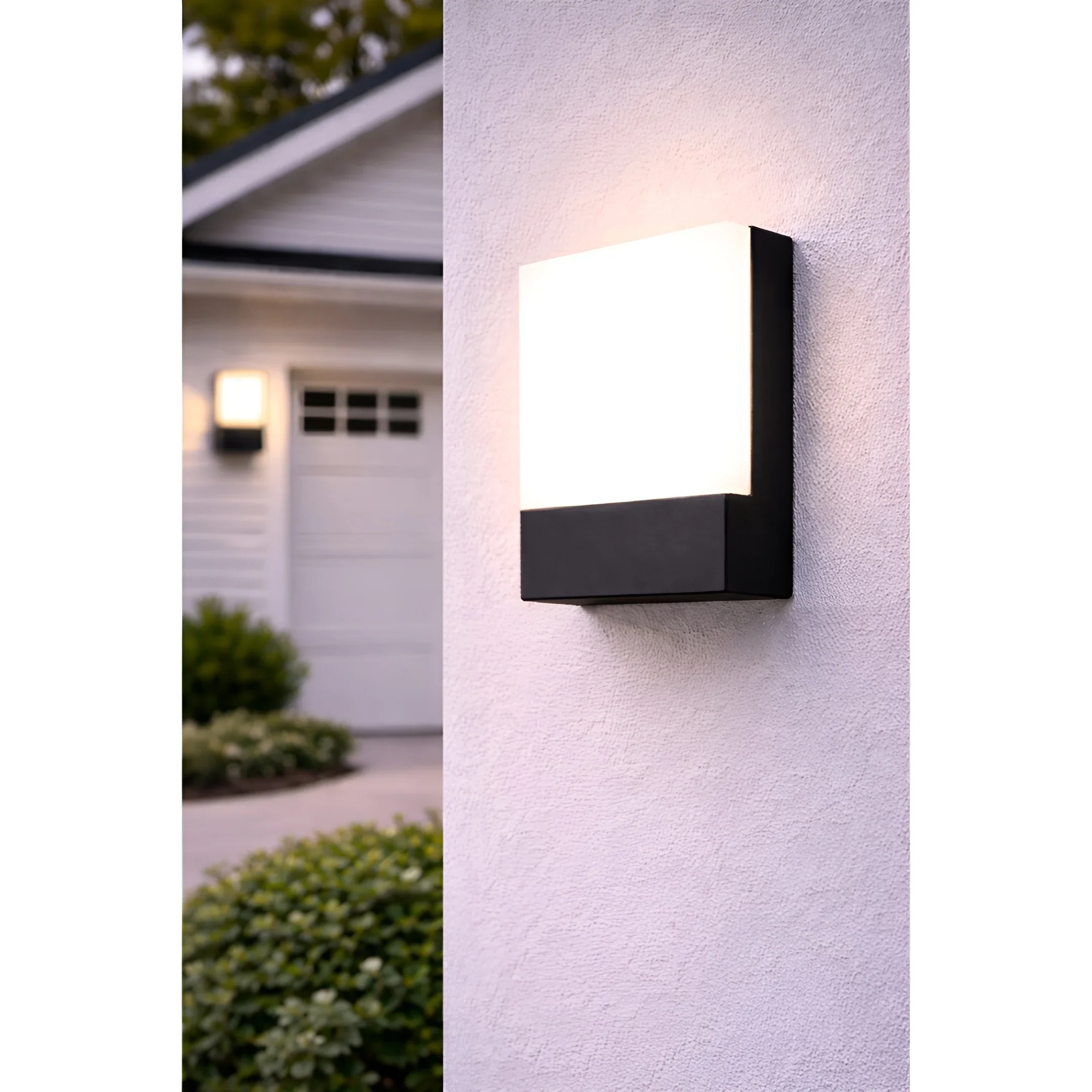 Sleek LED Wall Light for Modern Outdoor Spaces - Waterproof Aluminum Fixture