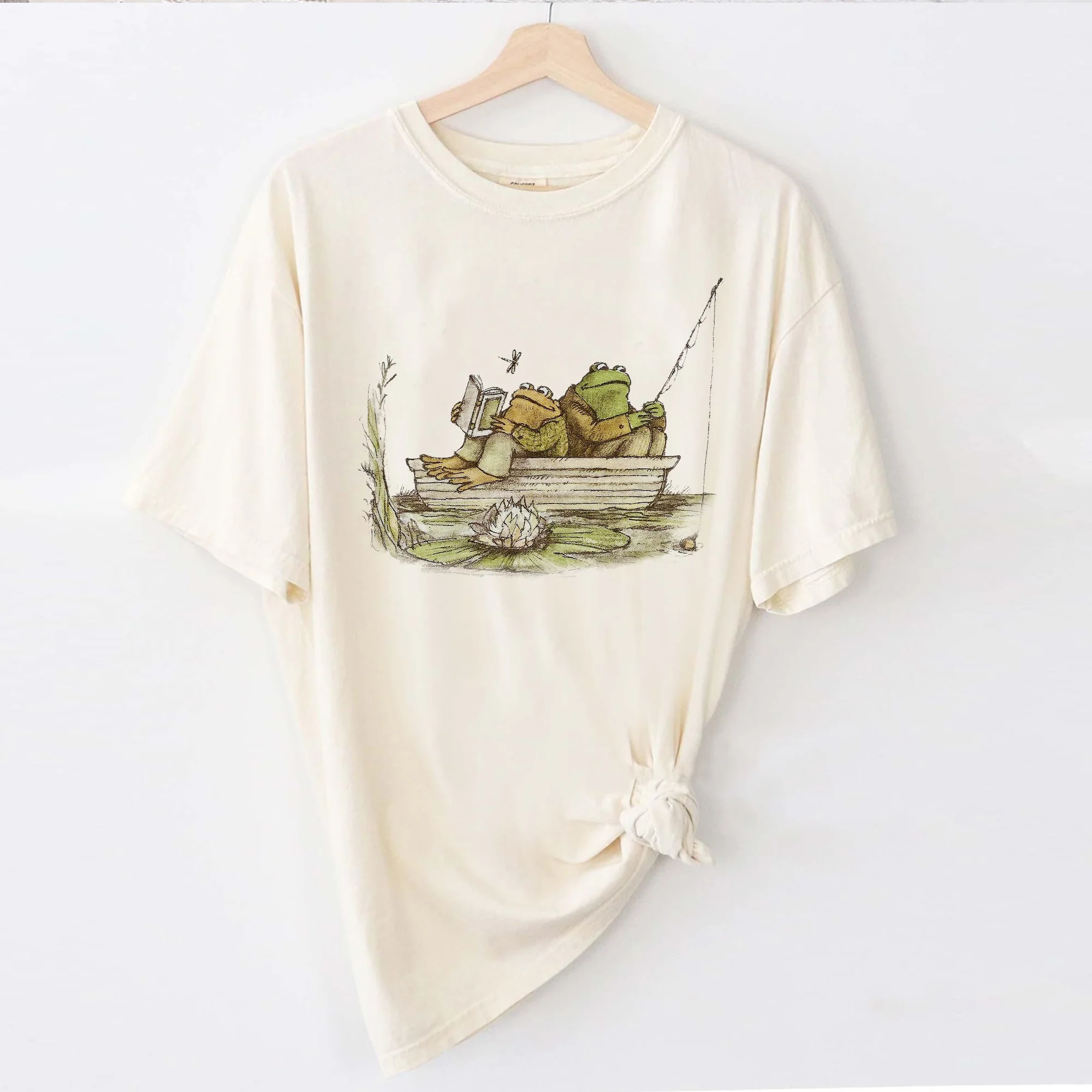 Funny Frog Fishing Shirt �C Frog and Toad Meme Duo �C Wholesome Vintage Animal Tee �C Natural �C Up To 5XL