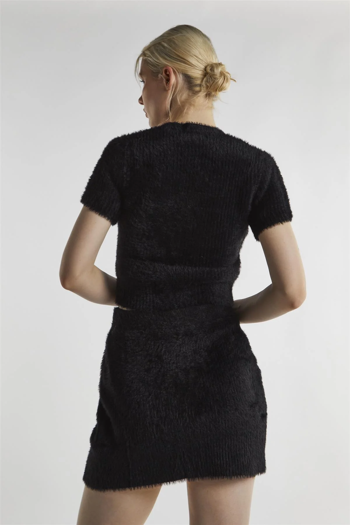 Black Fluffy-Knit Mini-Skirt