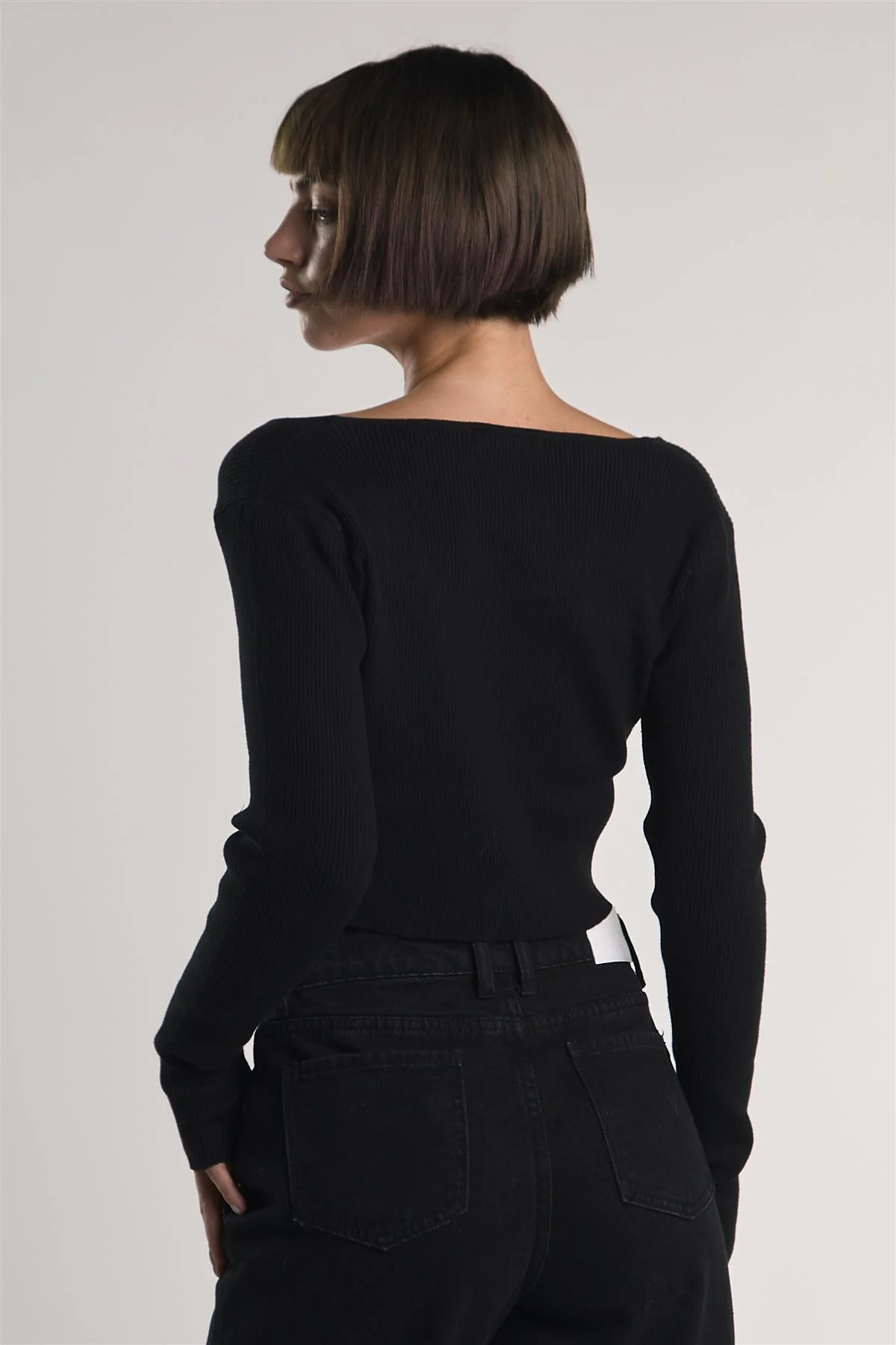 Black Open-Front-Ribbed Crop-Top